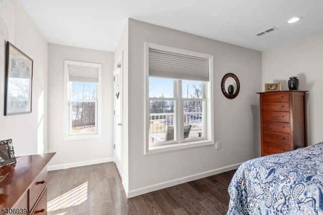 165 Lakeside Rd 8, West Milford Twp., NJ 07421