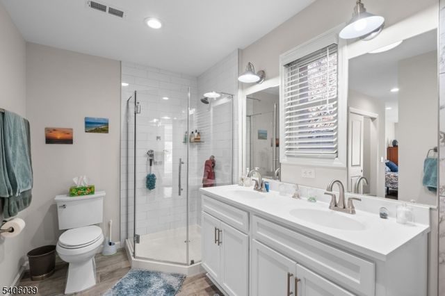 165 Lakeside Rd 8, West Milford Twp., NJ 07421