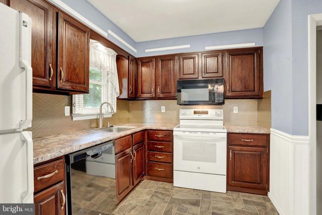 930 MAY DR, Millersburg, PA 17061