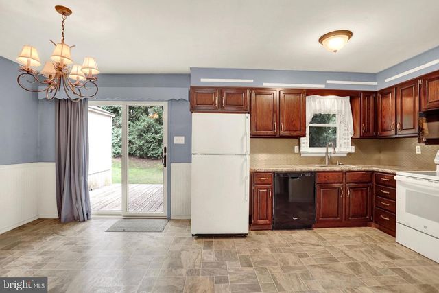 930 MAY DR, Millersburg, PA 17061