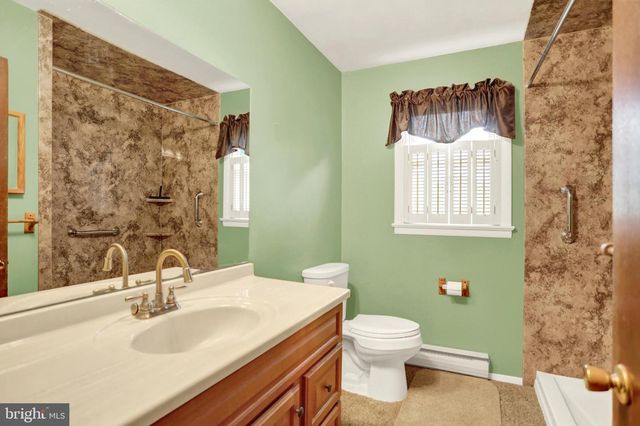 930 MAY DR, Millersburg, PA 17061