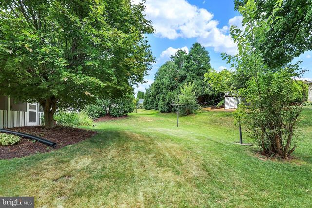 930 MAY DR, Millersburg, PA 17061