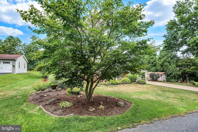 930 MAY DR, Millersburg, PA 17061