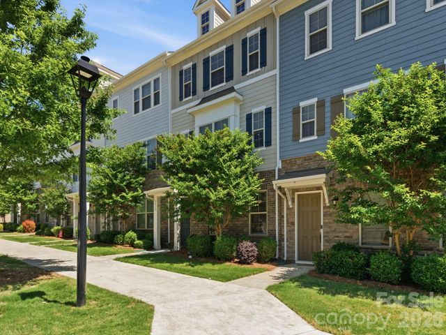 9812 Ainslie Downs Street, Charlotte, NC 28273