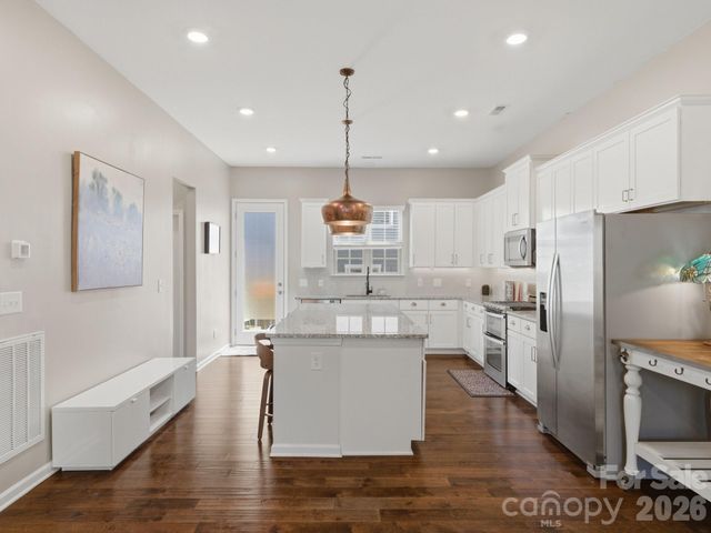 9812 Ainslie Downs Street, Charlotte, NC 28273