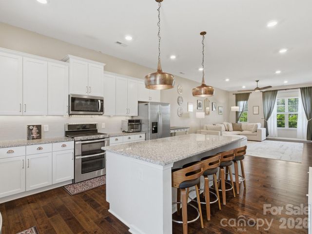 9812 Ainslie Downs Street, Charlotte, NC 28273