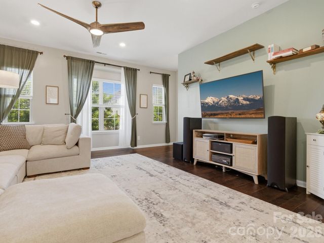 9812 Ainslie Downs Street, Charlotte, NC 28273