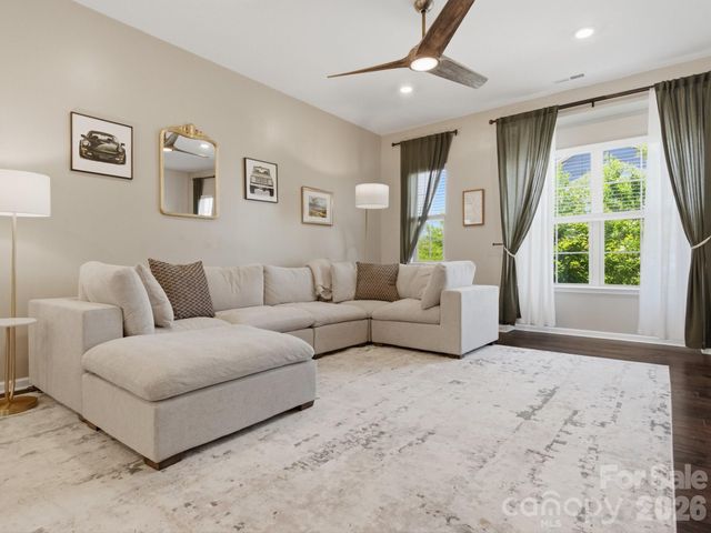 9812 Ainslie Downs Street, Charlotte, NC 28273