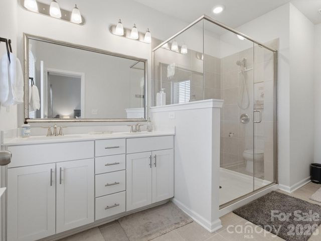 9812 Ainslie Downs Street, Charlotte, NC 28273