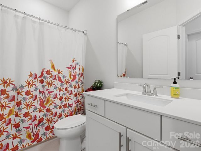 9812 Ainslie Downs Street, Charlotte, NC 28273