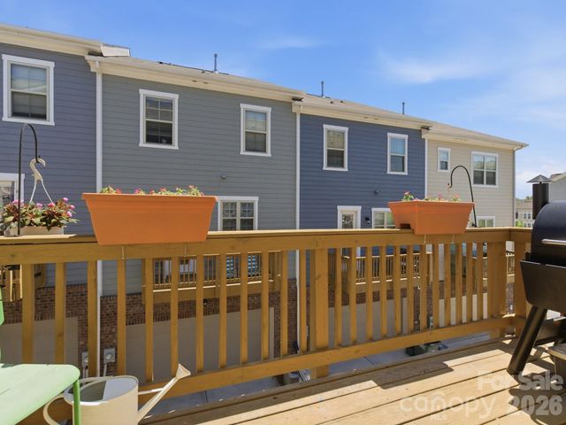 9812 Ainslie Downs Street, Charlotte, NC 28273