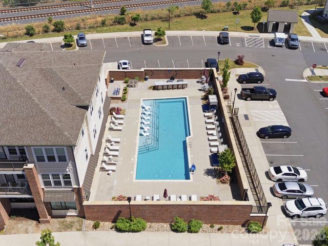 9812 Ainslie Downs Street, Charlotte, NC 28273