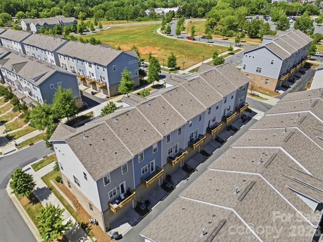 9812 Ainslie Downs Street, Charlotte, NC 28273