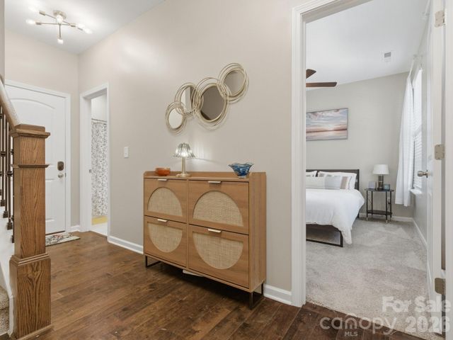 9812 Ainslie Downs Street, Charlotte, NC 28273