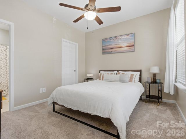 9812 Ainslie Downs Street, Charlotte, NC 28273