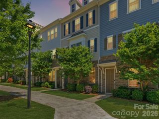 9812 Ainslie Downs Street, Charlotte, NC 28273