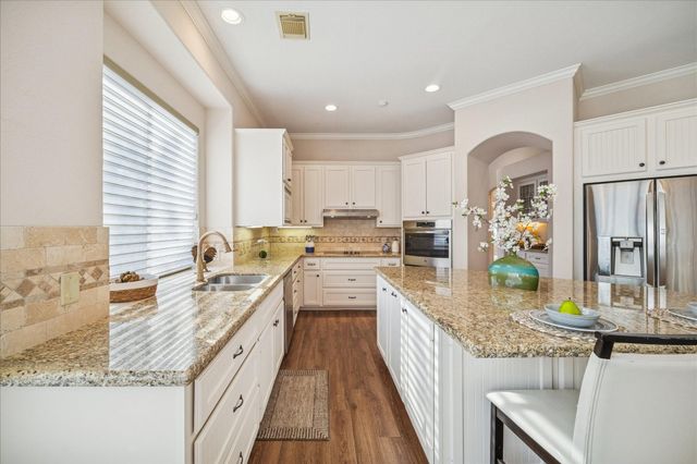 1315 Avon Way, Houston, TX 77339