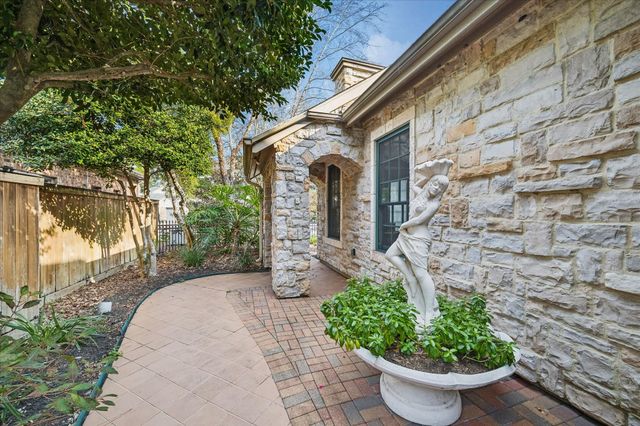 1315 Avon Way, Houston, TX 77339