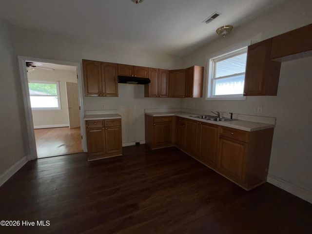 506 S 7th Street, Wilmington, NC 28401
