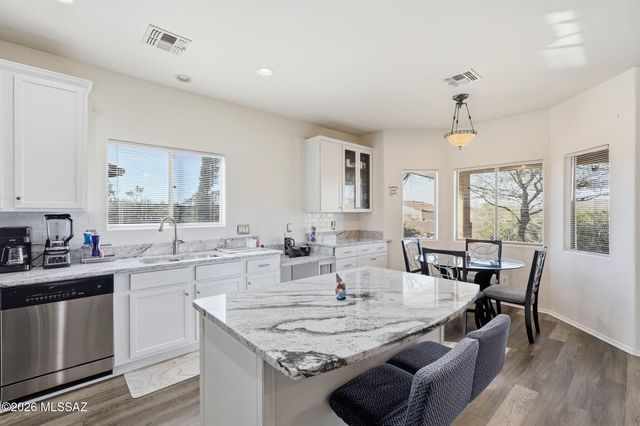 6675 S Placita Segovia, Tucson, AZ 85757