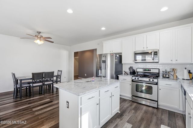 6675 S Placita Segovia, Tucson, AZ 85757