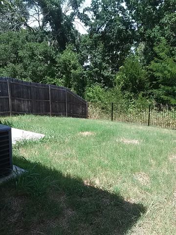 1428 Ravenwood Drive, Mansfield, TX 76063