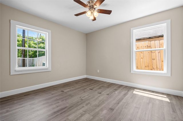 6119 Beekman Rd, Houston, TX 77021