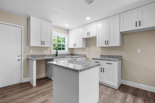 6119 Beekman Rd, Houston, TX 77021