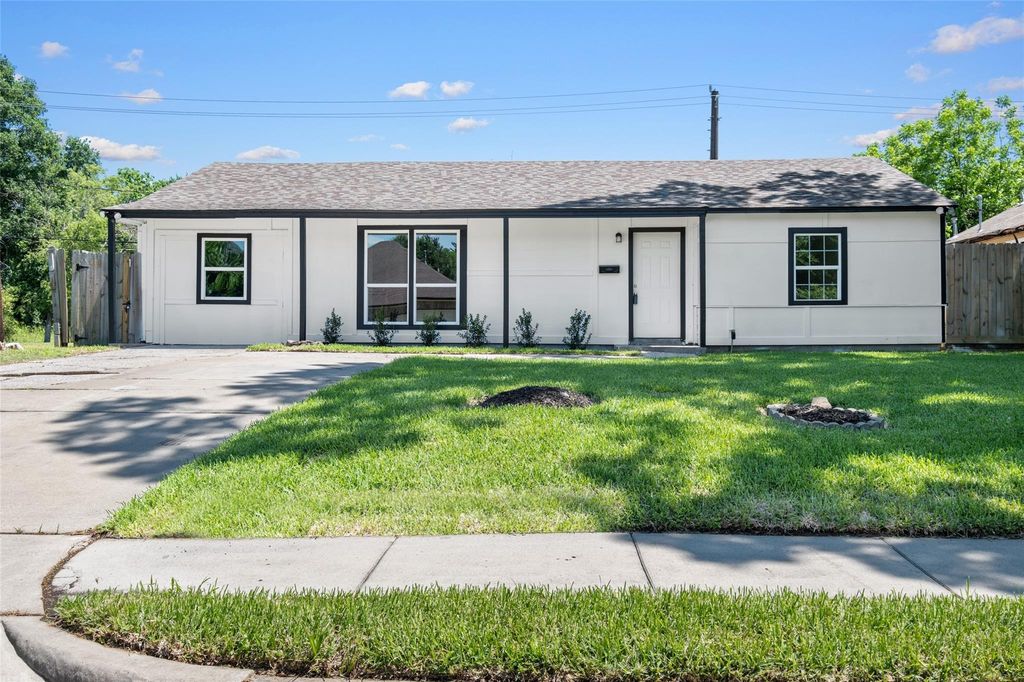 6119 Beekman Rd, Houston, TX 77021