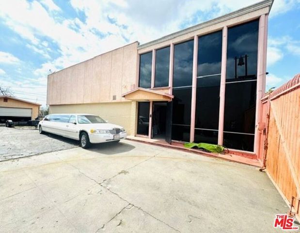 10519 S Western Avenue, Los Angeles, CA 90047