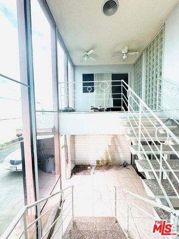 10519 S Western Avenue, Los Angeles, CA 90047