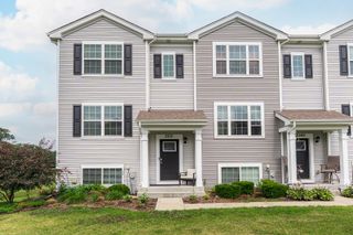 2551 Bella Drive, Pingree Grove, IL 60140