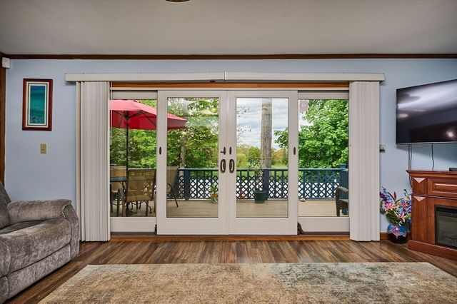 27 Mount Tom Ave., Holyoke, MA 01040