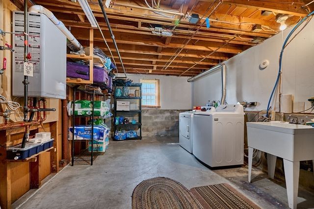 27 Mount Tom Ave., Holyoke, MA 01040