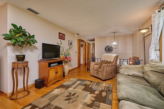 27 Mount Tom Ave., Holyoke, MA 01040