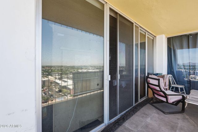 207 W CLARENDON Avenue C14, Phoenix, AZ 85013