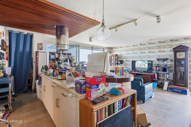 207 W CLARENDON Avenue C14, Phoenix, AZ 85013