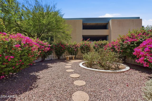 207 W CLARENDON Avenue C14, Phoenix, AZ 85013
