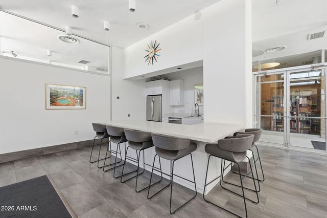 207 W CLARENDON Avenue C14, Phoenix, AZ 85013