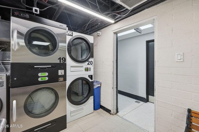 207 W CLARENDON Avenue C14, Phoenix, AZ 85013