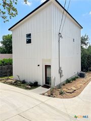 1200 Willow Drive, Canyon Lake, TX 78133