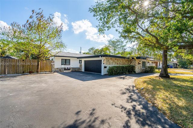 714 NE 2nd St, Pompano Beach, FL 33060