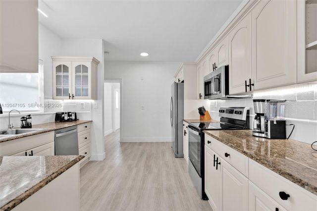 714 NE 2nd St, Pompano Beach, FL 33060