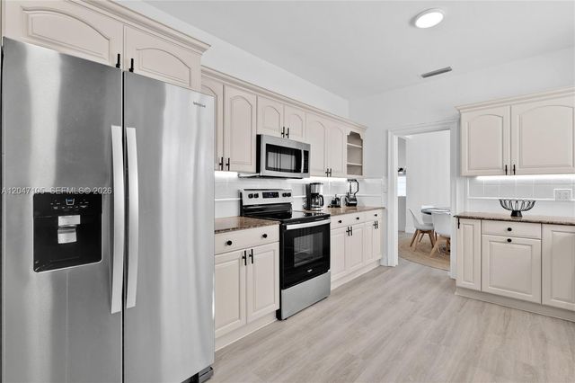 714 NE 2nd St, Pompano Beach, FL 33060