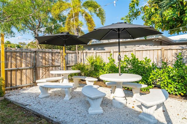 714 NE 2nd St, Pompano Beach, FL 33060