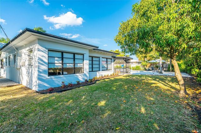 714 NE 2nd St, Pompano Beach, FL 33060