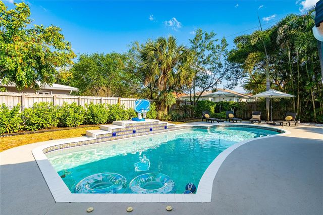 714 NE 2nd St, Pompano Beach, FL 33060