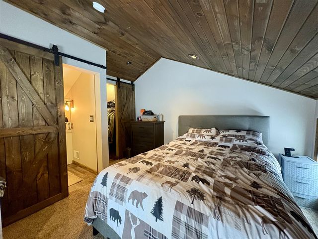 432 E Vine Street, Vicksburg, MI 49097