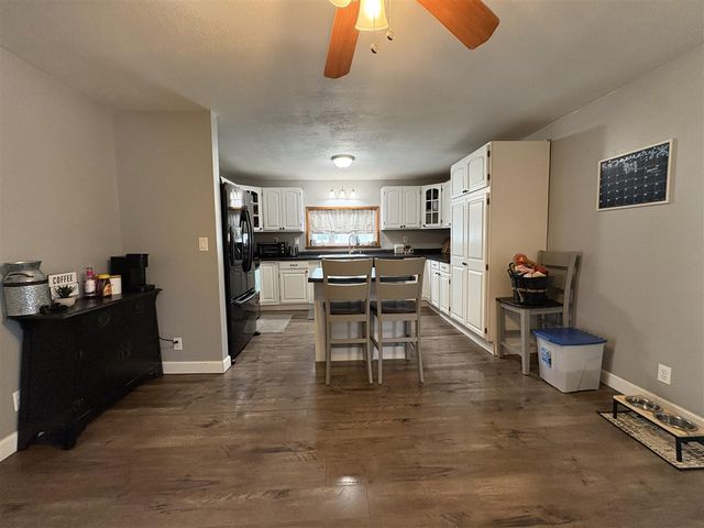 432 E Vine Street, Vicksburg, MI 49097