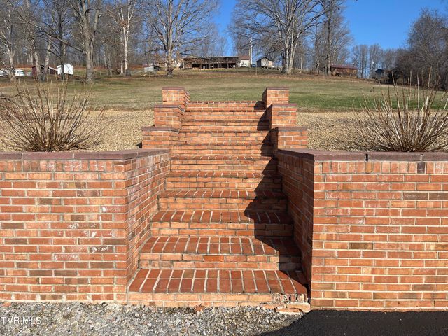 496 Glade Hill Drive, Lebanon, VA 24266